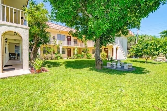 Building Photo - 2209 NE 2nd St Unit 6