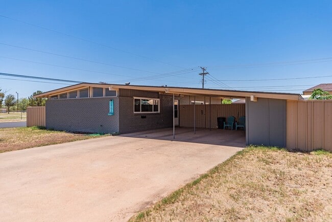 Photo - 2901 Nabors Ln