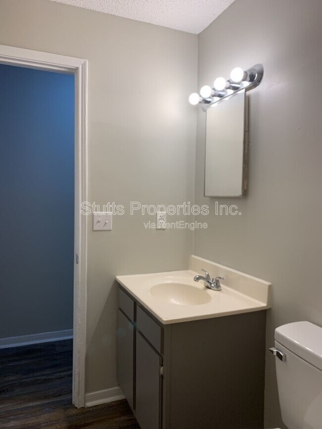 Photo - 505 N Dickson St Unit B3