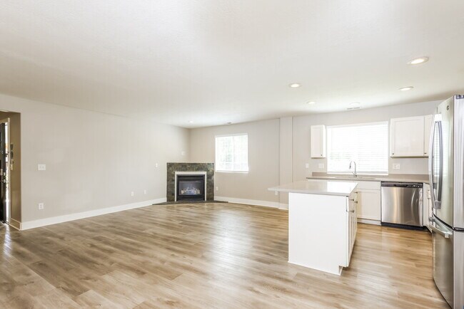 Photo - 137 E 1910 N