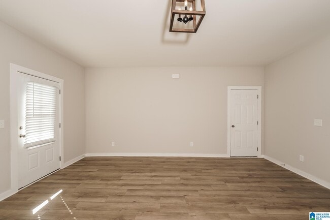 Photo - 142 Kings Wy