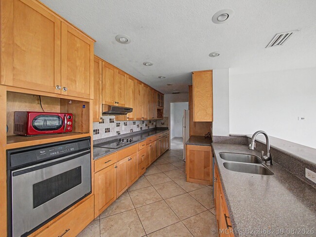 Photo - 1149 SW Hogan St
