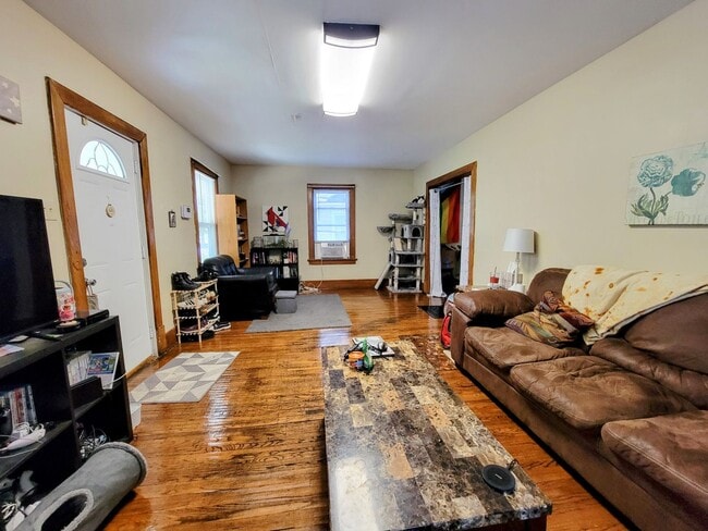 Photo - Charming House Located 1 Block From Campus