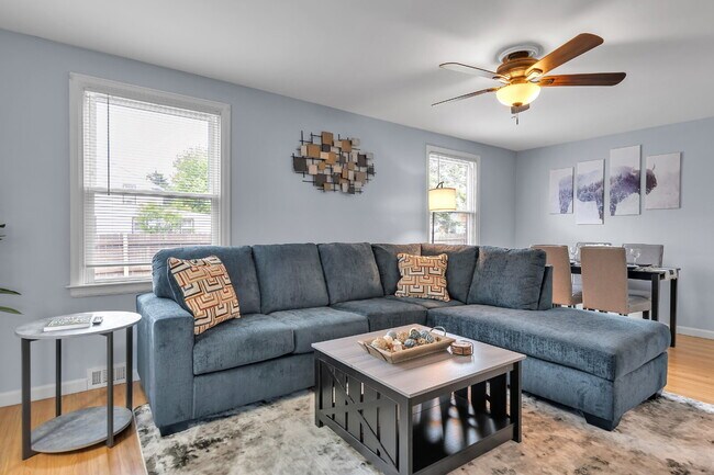 Building Photo - Furnished 4-Bedroom Single-Family Home in Cheektowaga