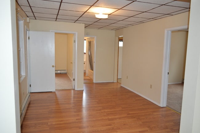 Building Photo - 211 S Main St Unit B