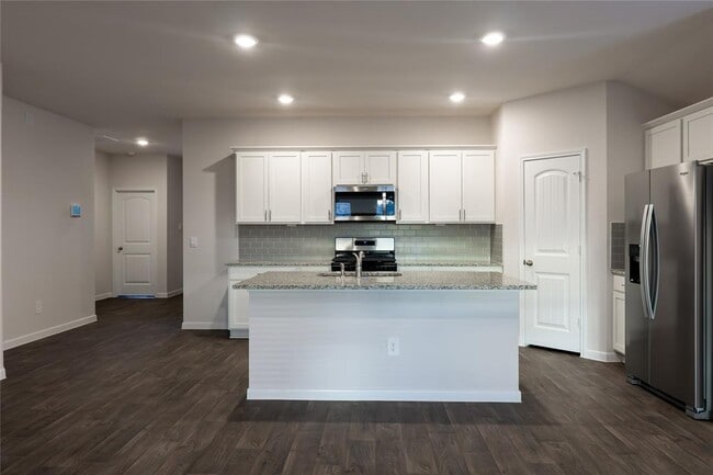 Photo - 401 Abbey Ln