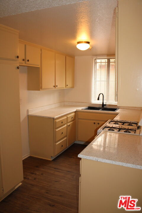 12100 Birch Ave Unit 22