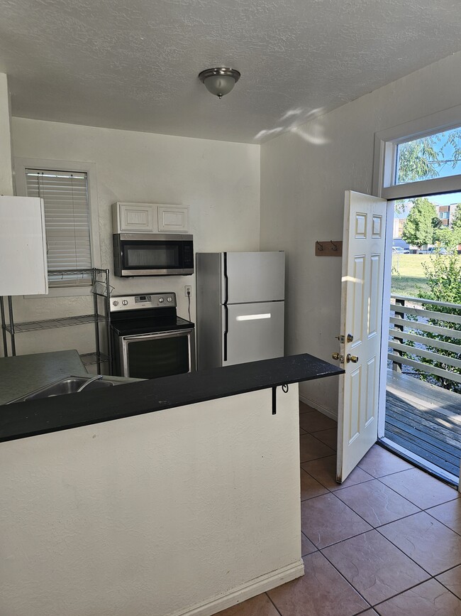 Photo - 145 W Goltz Ave