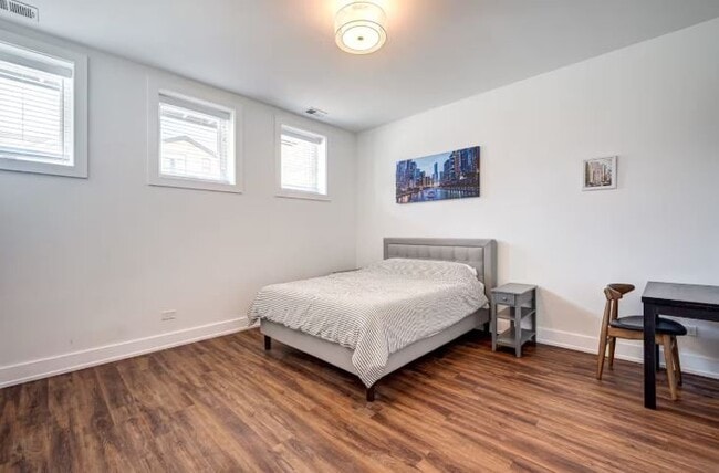 Photo - 2521 S Throop St Unit B