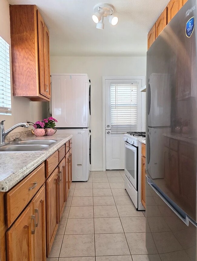 Photo - 2419 Arizona Ave Unit 2419