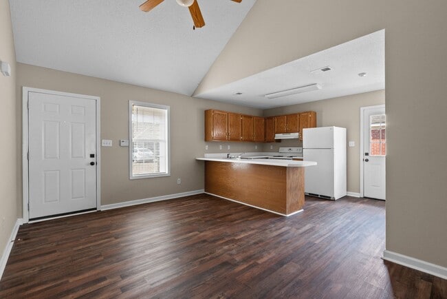 Photo - Tundra Real Estate Unit 800 A Clearbrook Drive