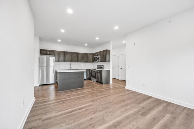 Photo - 315 Railroad Ave Unidad 201