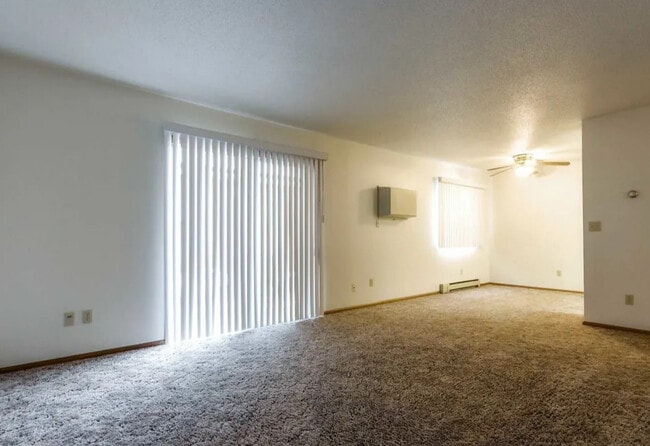 Photo - Van's Court