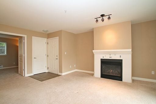 Photo - AVAILABLE NOW, Charming Issaquah Condo wit...