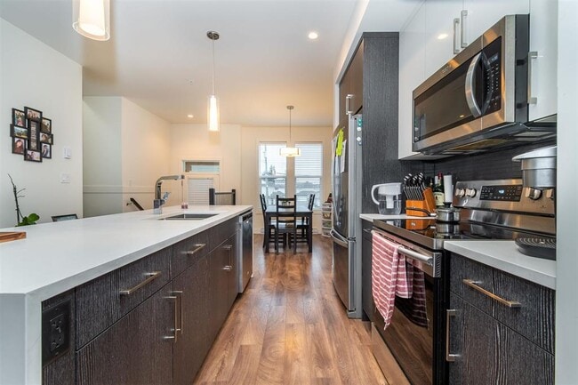 Photo - 45455-45455 Spadina Ave