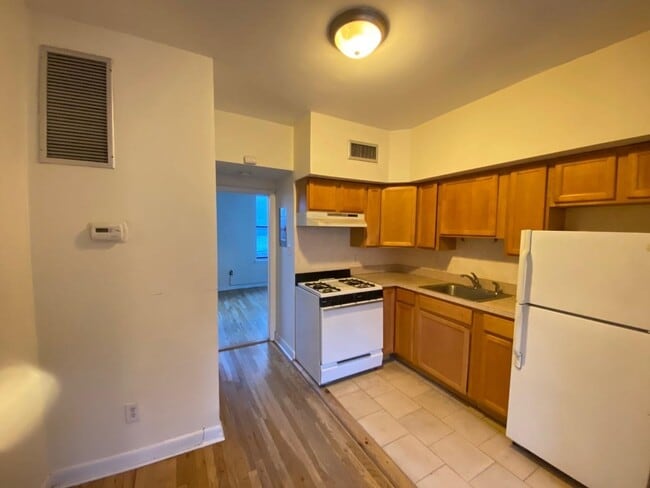 Building Photo - 276 1st St Unit #1