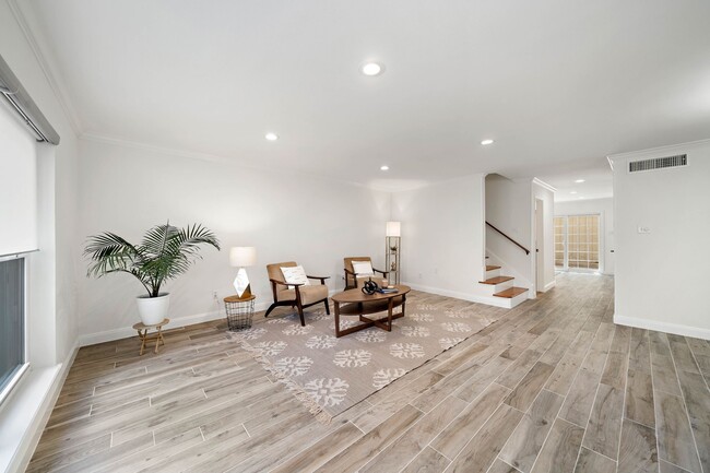 6434 Burgoyne Rd Unidad 109