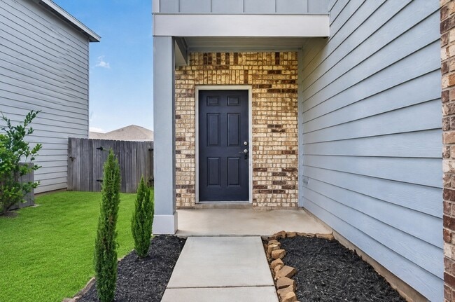 Photo - 654 Amesbury Rd