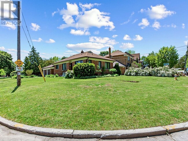 Photo - 73 Prince Charles Dr