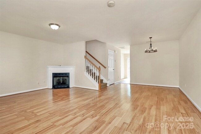 Photo - 915 Par One Ct