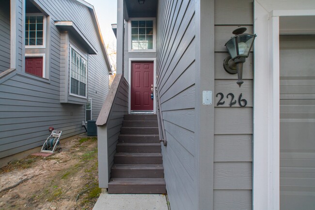 Photo - 226 Blushwood Pl