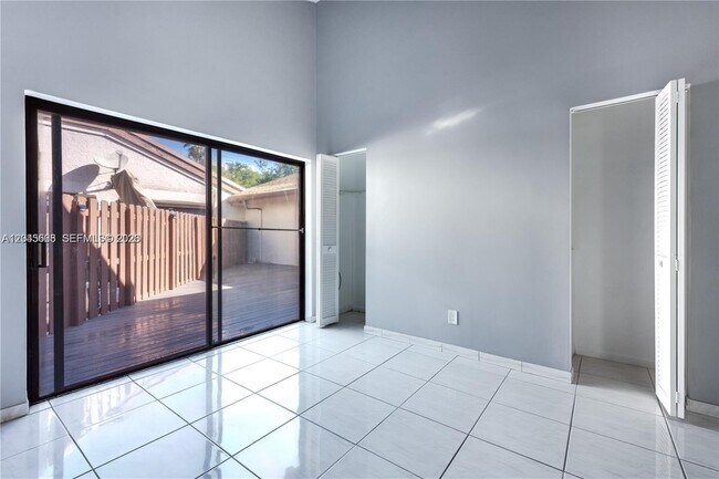 Photo - 601 Leslie Dr