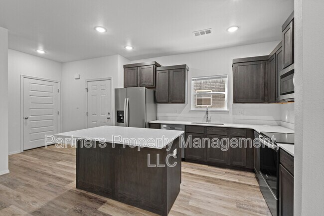 Photo - 777 S Benchmark Ln