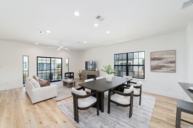 Photo - 11925 N Hoa Sen Cir
