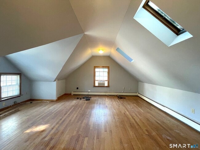 540 Whitney Ave Unit 4