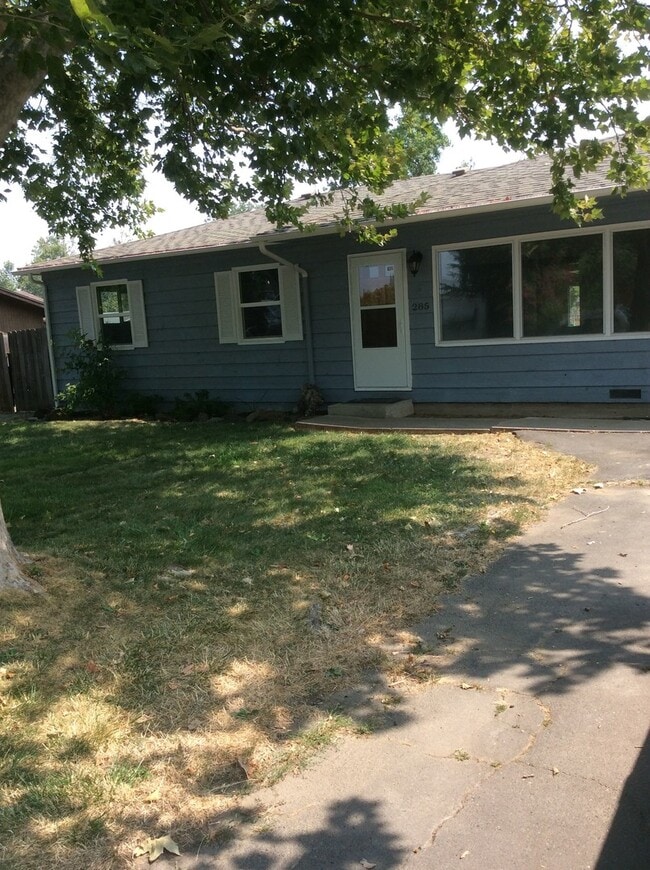 285 Clover Ln