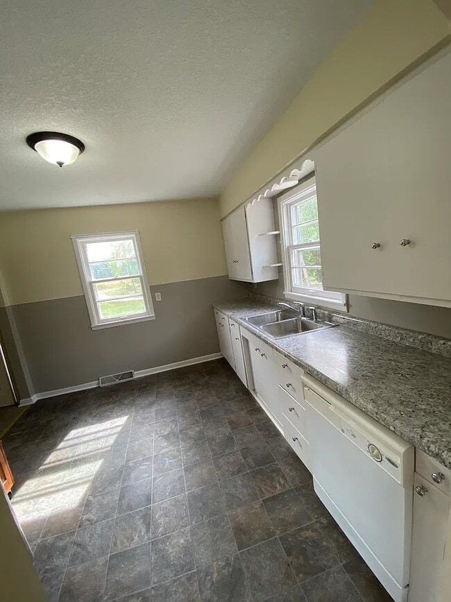 Photo - 2099 317th Ave NE