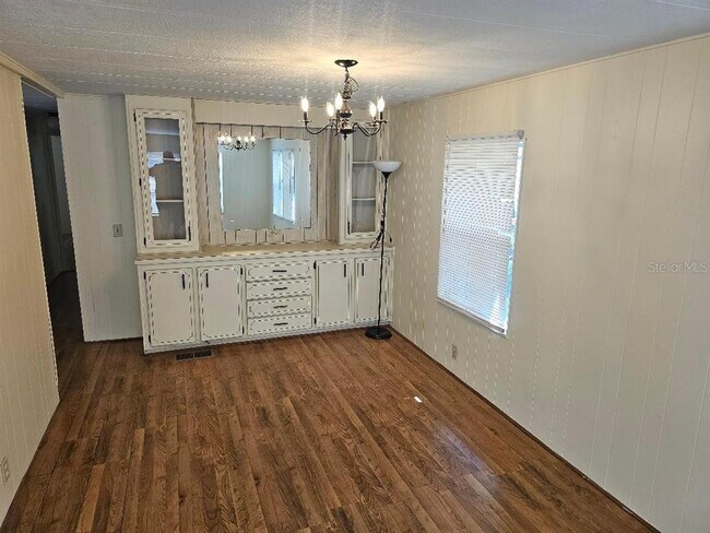 Photo - 711 51st Avenue Plaza W