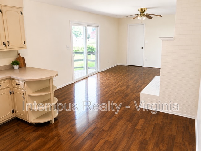 Photo - 227 Spring Knoll Cir
