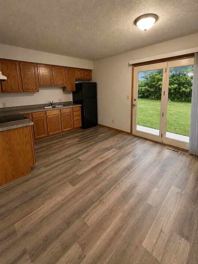 Photo - 2820-2822 Beverly Hills Dr Unit 2820