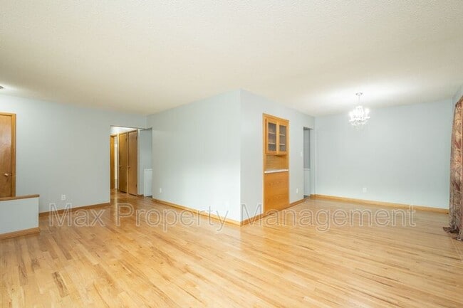 Photo - 3934 Oakshire Rd