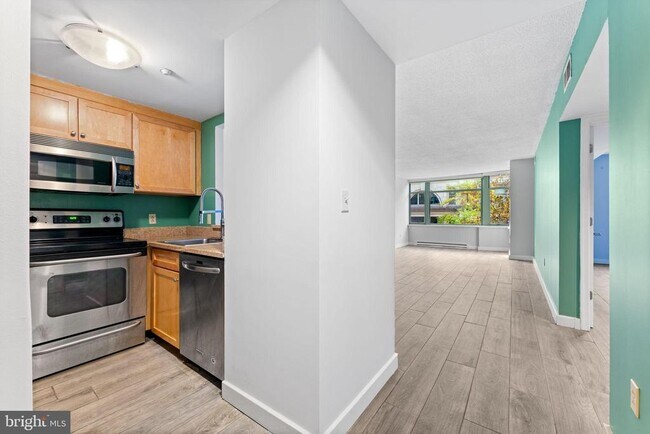 Photo - 1150 K St NW Unit 306