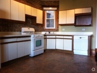 Building Photo - 3511 N Sheffield Ave Unit 2 Rental
