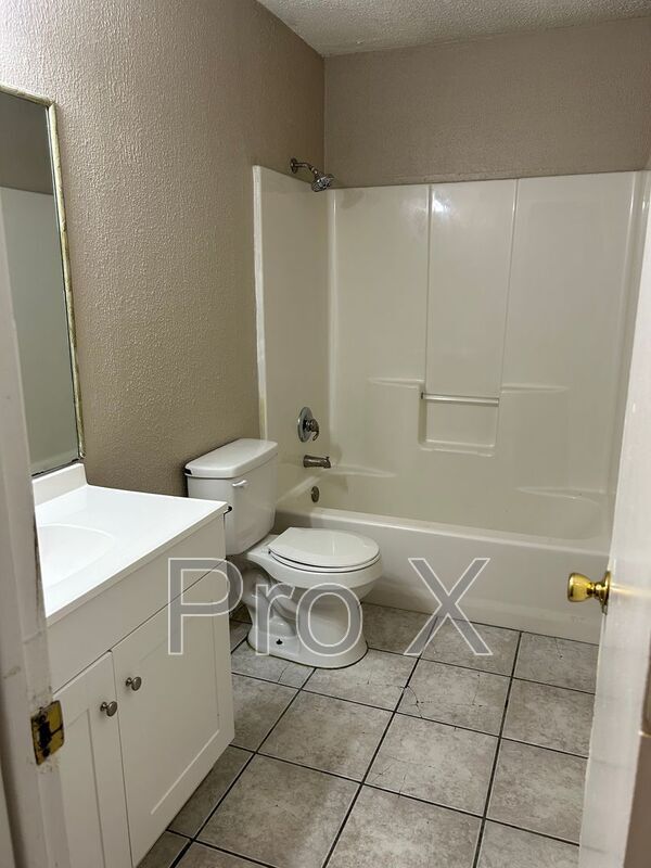 Photo - 1605 Juniper Cir