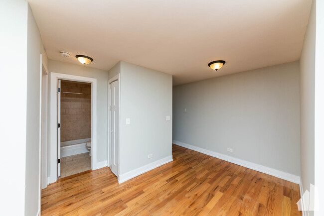 Photo - 460 W Barry Ave Condo Unit #224