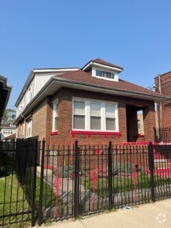 Building Photo - 6716 S Maplewood Ave Rental