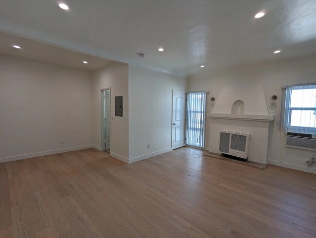 Photo - 559 Normandie Ave Unit 203