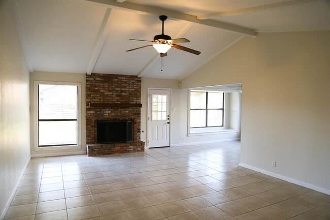 Photo - Charming 3-Bedroom Home in Heritage Park Estates.