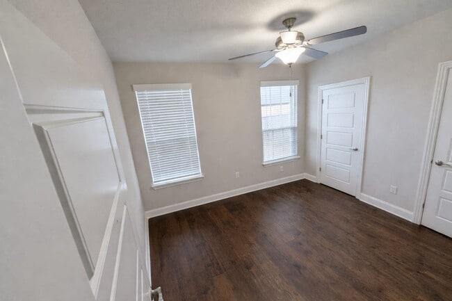 Photo - 431 Linda Ln