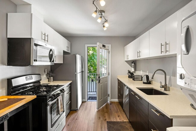 Building Photo - 23 Standish Ave NW Rental
