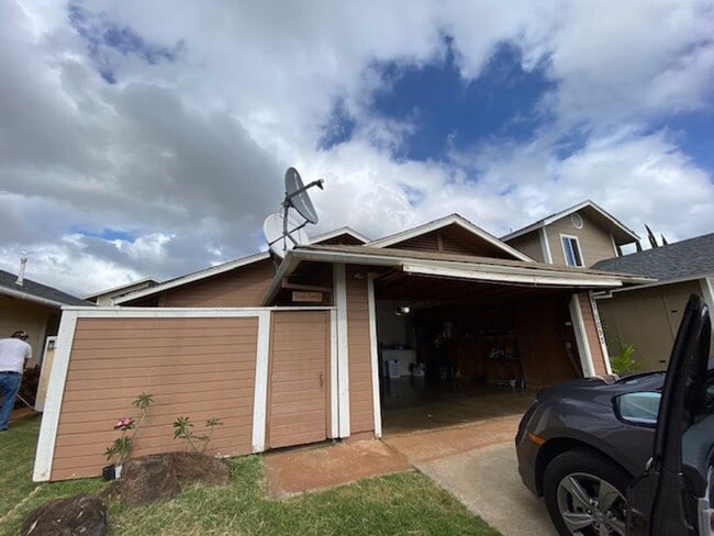 Building Photo - 91-1092-1092 Pohahawai St