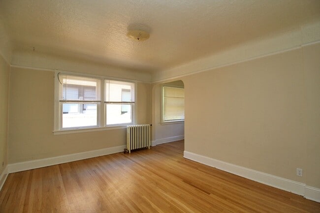 Photo - 1943 NW Irving St Unidad 305