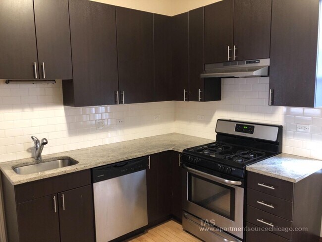 Photo - 1434 W Addison St Unit 2