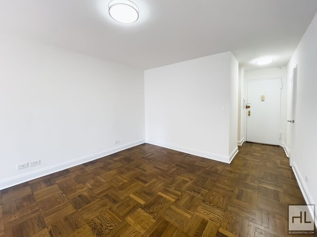 Photo - EAST 35 STREET Unit 6H