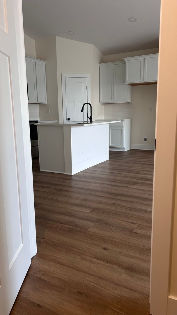 Photo - 16824 W Kashmir St