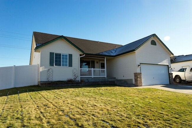 Building Photo - 3880 Graphite Ct